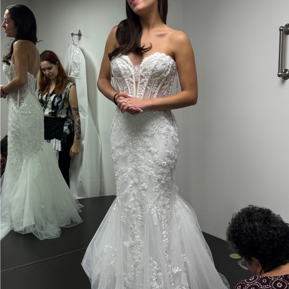 Maggie Sottero White Wedding Dress with Lace Train - Picture 2 of 13